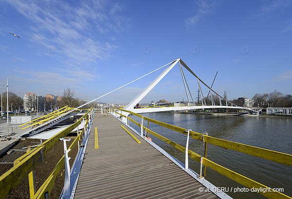 Liège - passerelle sur la Meuse